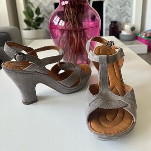 Size 6 Born Sandals